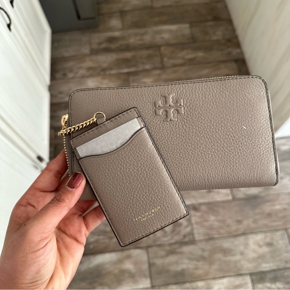 New Tory Burch thea continatal wallet ❤️‍🔥 price for each - Picture 4 of 13